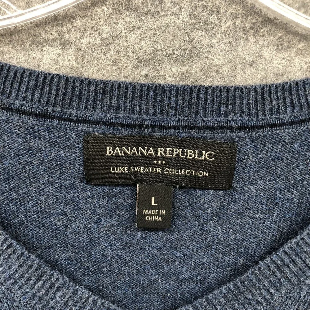 Banana Republic Luxe V-Neck Sweater Mens L Navy Blue Lightweight Cotton Blend‎